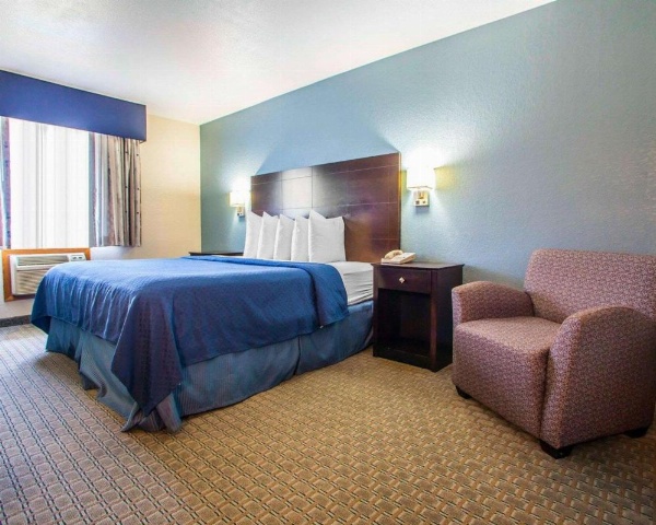 Quality Inn & Suites Ankeny-Des Moines image 12