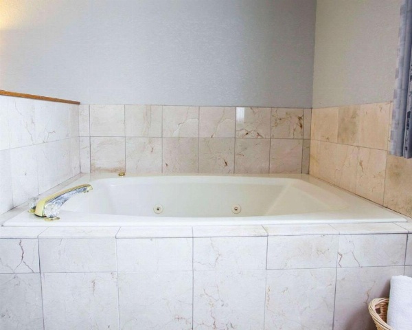 Quality Inn & Suites Ankeny-Des Moines image 16