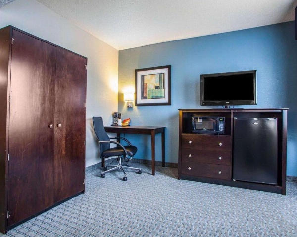 Quality Inn & Suites Ankeny-Des Moines image 18