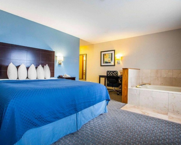 Quality Inn & Suites Ankeny-Des Moines image 21