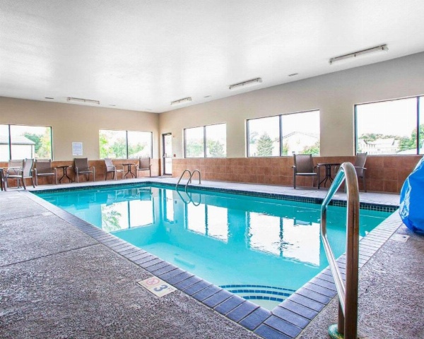 Quality Inn & Suites Ankeny-Des Moines image 25