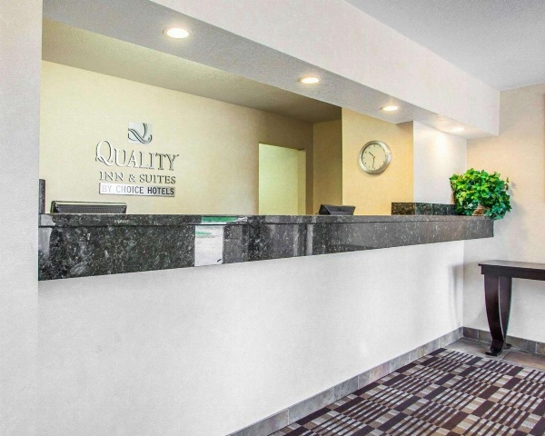 Quality Inn & Suites Ankeny-Des Moines image 5
