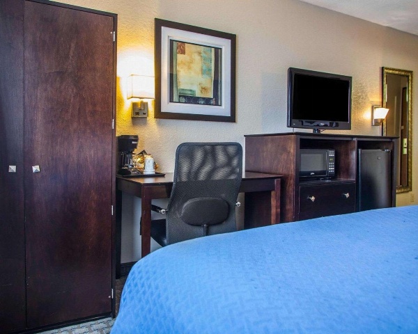 Quality Inn & Suites Ankeny-Des Moines image 7