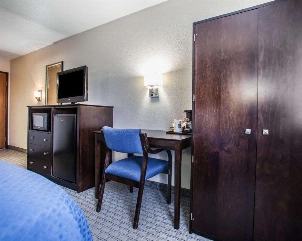 Quality Inn & Suites Ankeny-Des Moines image 8
